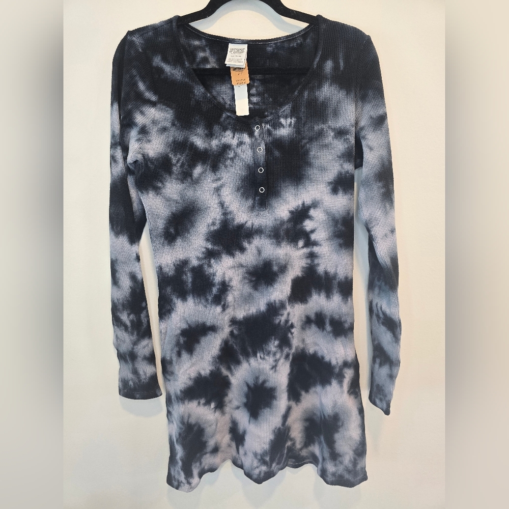 PINK Victoria Secrets Tie-dye Dress Size Large NWT.